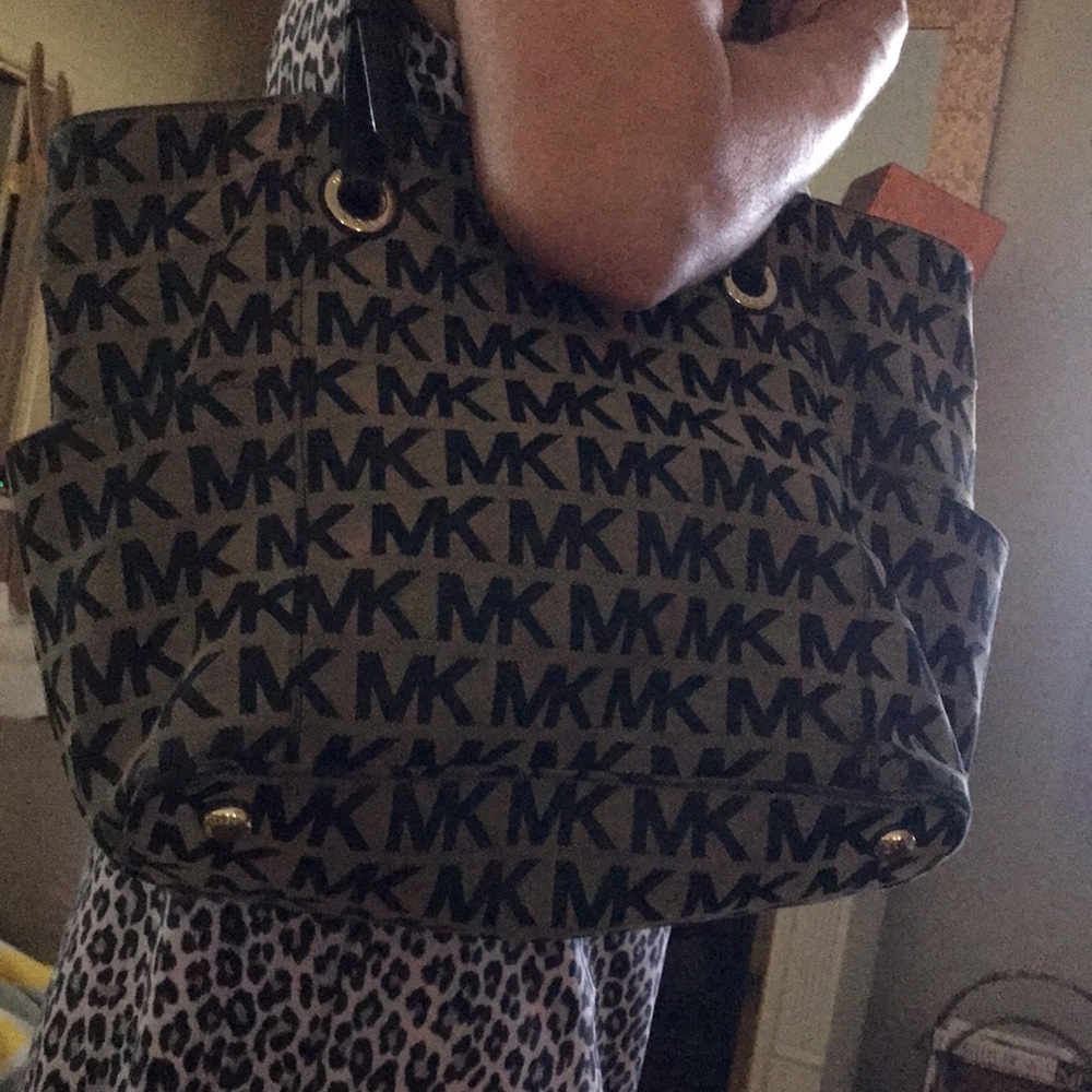 Michael Kors Brown Logo Tote Bag - Picture 10 of 12